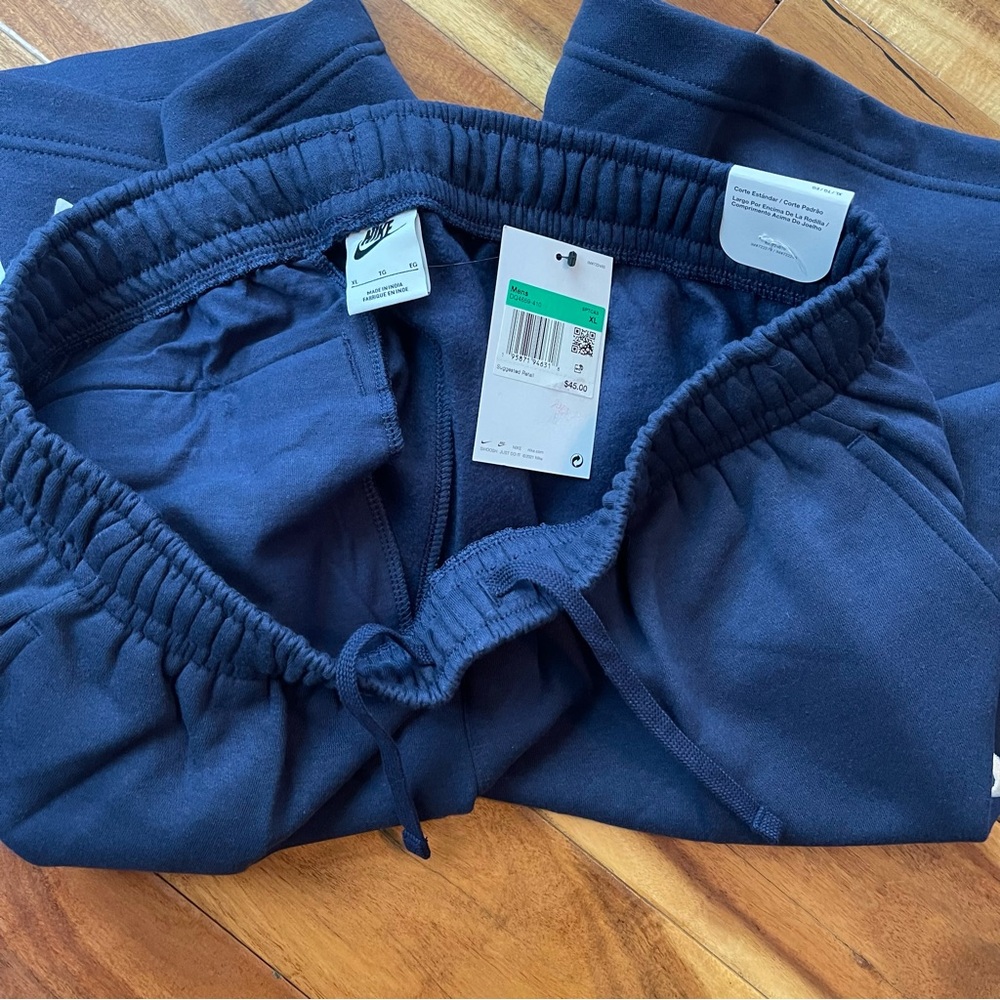 NWT Nike Men's Graphic Club Fleece Shorts - Picture 7 of 13